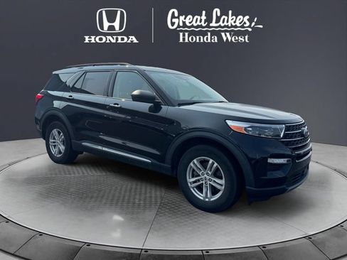 Used 2021 Ford Explorer XLT w/ Equipment Group 202A AWD/4WD image 7