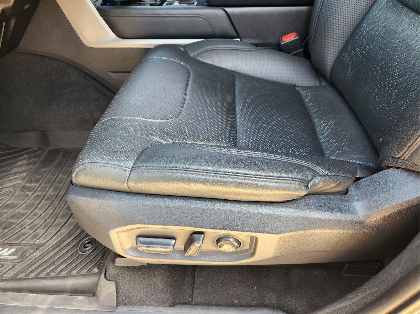 Used 2024 Toyota Tundra Limited w/ Power Package AWD/4WD image 23