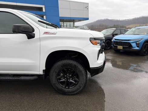 Used 2024 Chevrolet Silverado 1500 Custom Trail Boss image 2