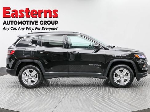 Used 2022 Jeep Compass Latitude w/ Sun and Sound Group image 4