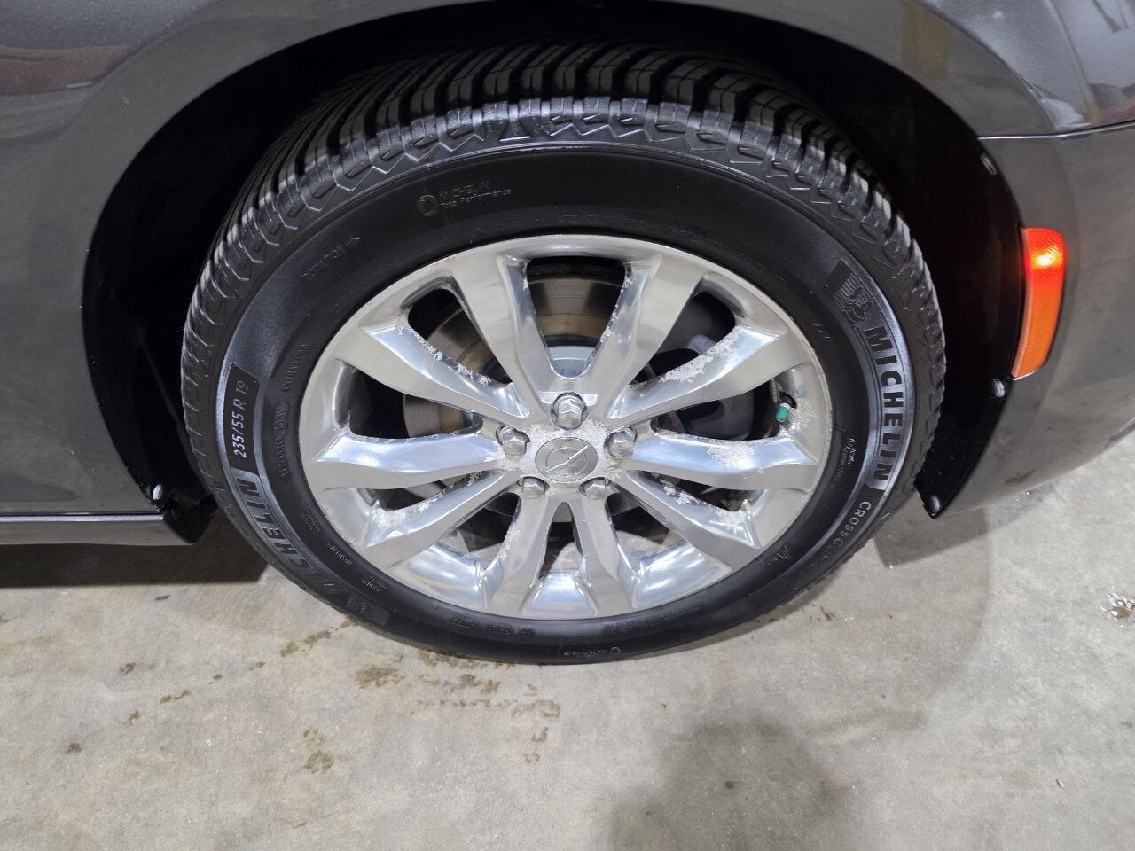 Used 2016 Chrysler 300 Limited AWD/4WD image 24