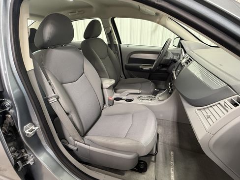 Used 2008 Chrysler Sebring Touring FWD image 10