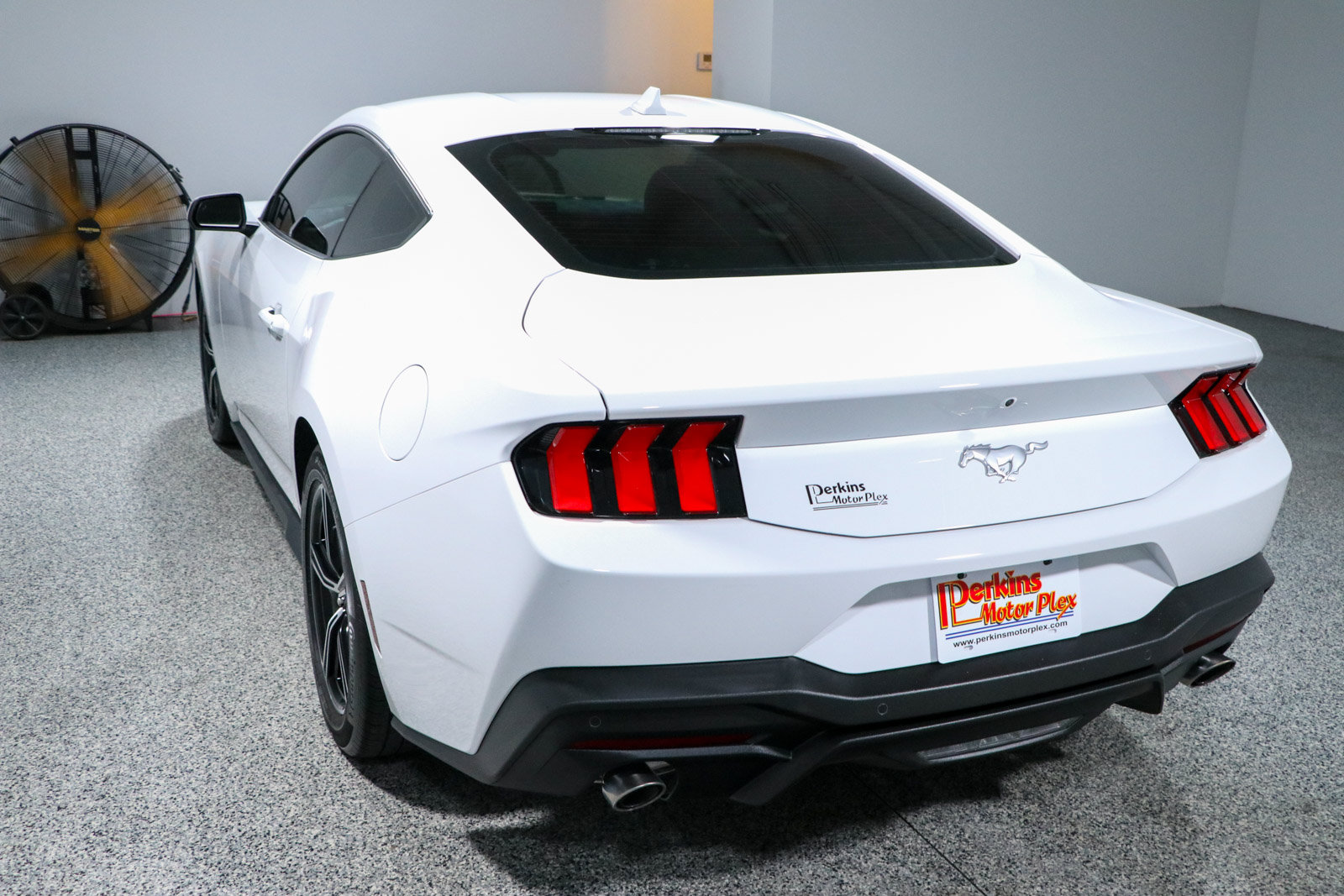 Used 2024 Ford Mustang Coupe RWD image 9