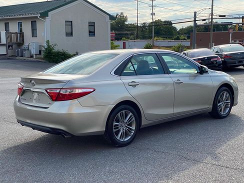 Used 2016 Toyota Camry SE FWD image 3