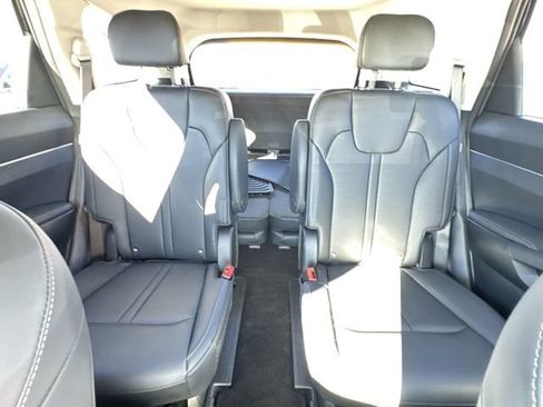 Certified 2025 Kia Sorento EX w/ EX Panoramic Sunroof Package image 27