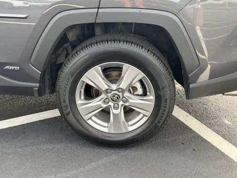 Used 2024 Toyota RAV4 LE AWD/4WD image 9
