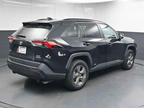 Certified 2022 Toyota RAV4 XLE image 8