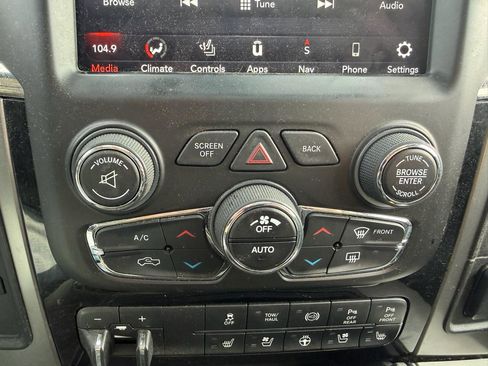 Used 2018 RAM 2500 Laramie w/ Sport Appearance Group image 30