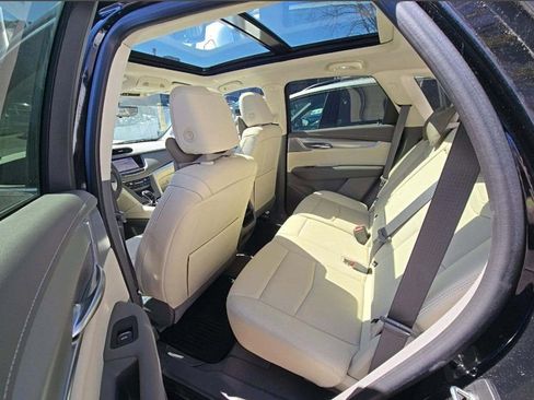 Used 2023 Cadillac XT5 Premium Luxury w/ Technology Package image 9