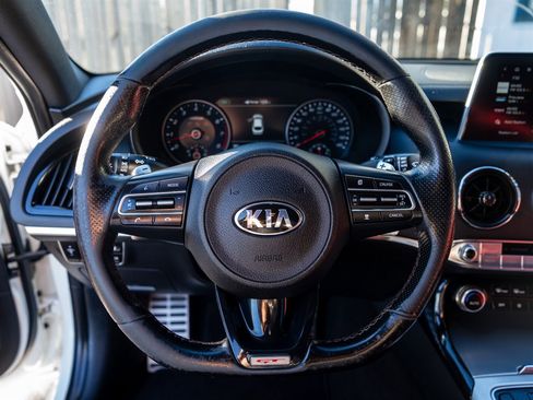 Used 2019 Kia Stinger GT2 image 15