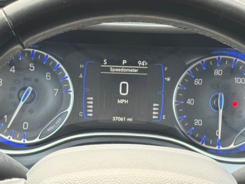 Used 2020 Chrysler Pacifica Touring w/ S Appearance Package FWD image 14