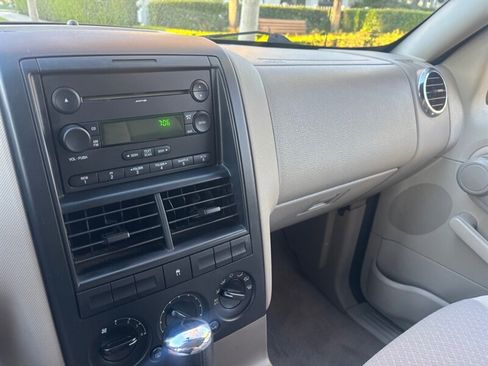 Used 2006 Ford Explorer XLS image 20