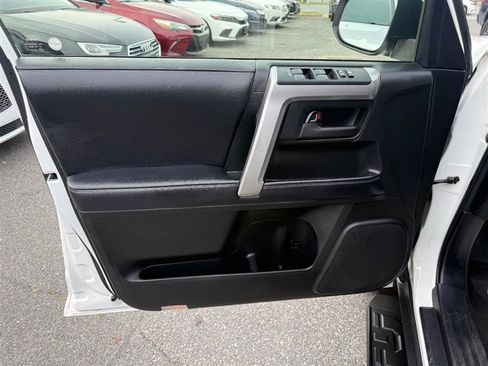 Used 2019 Toyota 4Runner SR5 AWD/4WD image 17
