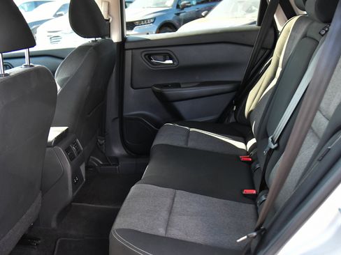 Used 2025 Nissan Rogue SV AWD/4WD image 34