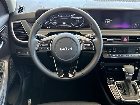 New 2025 Kia Seltos EX image 17