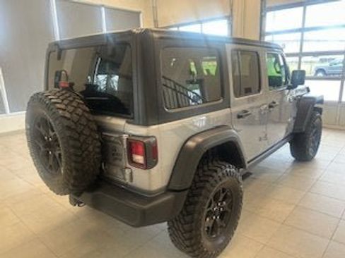 Used 2021 Jeep Wrangler Unlimited Sport AWD/4WD image 3