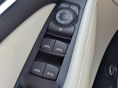Used 2023 Buick Enclave Essence FWD image 26