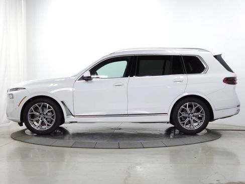 Used 2026 BMW X7 xDrive40i w/ Premium Package AWD/4WD image 4
