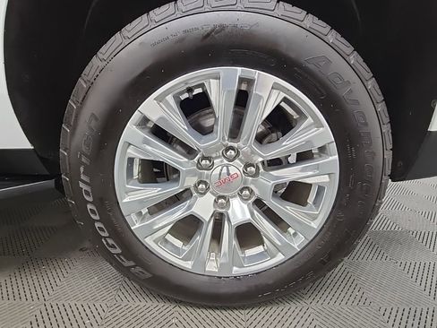 Used 2024 GMC Yukon XL Denali image 49