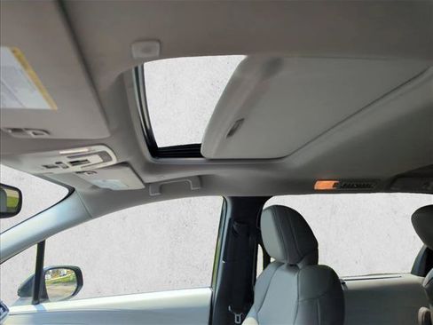 Certified 2026 Toyota Sienna XLE FWD image 21