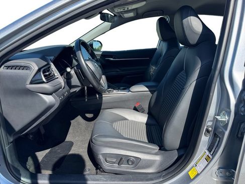 Used 2024 Toyota Camry SE FWD image 9