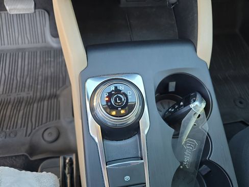 Used 2021 Ford Escape SE w/ Convenience Package image 17