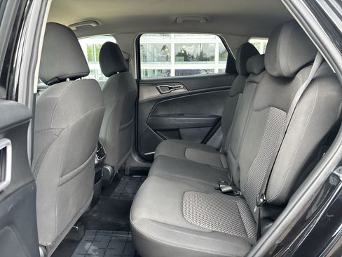 Used 2023 Kia Sportage LX AWD/4WD image 7