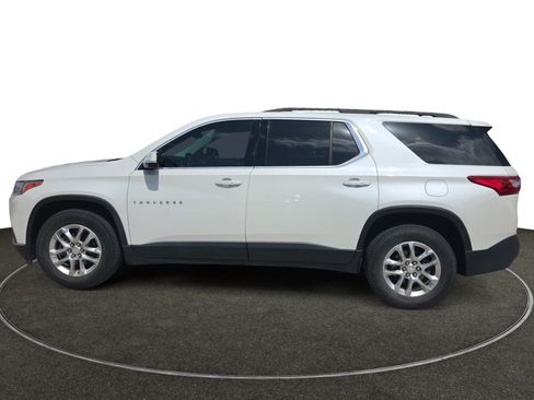 Used 2020 Chevrolet Traverse LT FWD image 2