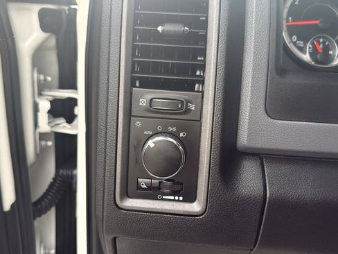 Used 2018 RAM 2500 Tradesman w/ Chrome Appearance Group AWD/4WD image 24