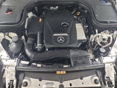 Used 2019 Mercedes-Benz GLC 300 w/ Premium Package image 30