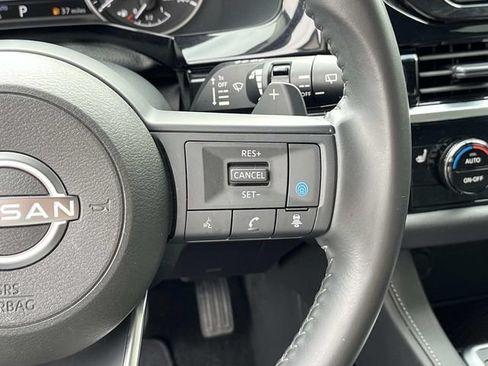 Used 2025 Nissan Pathfinder SV AWD/4WD image 31