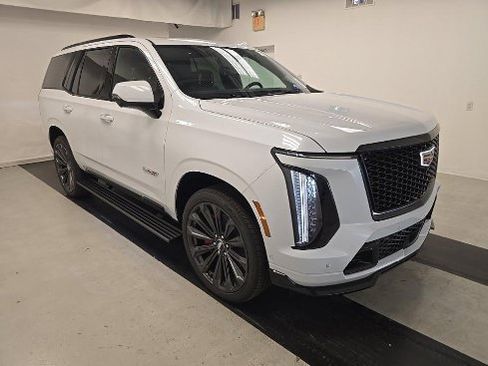 Used 2026 Cadillac Escalade V AWD/4WD image 3