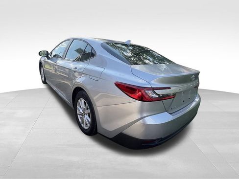 Used 2025 Toyota Camry LE FWD image 6