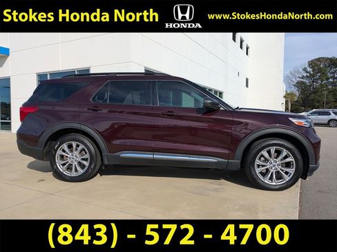 Used 2023 Ford Explorer XLT w/ Equipment Group 202A image 3