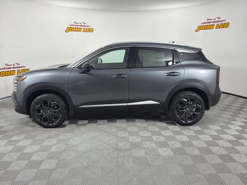 New 2026 Nissan Kicks SR FWD image 2