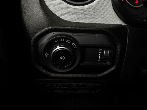 Used 2025 Jeep Wrangler Unlimited Sport AWD/4WD image 18