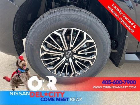 New 2026 Nissan Armada SL w/ Captain's Chari Seat Package AWD/4WD image 9