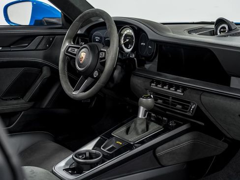 Used 2022 Porsche 911 GT3 image 32