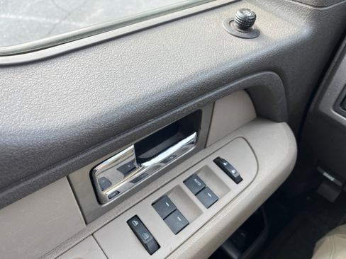 Used 2010 Ford F150 XLT image 24