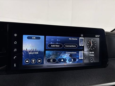 Used 2025 Nissan Kicks SV FWD image 12