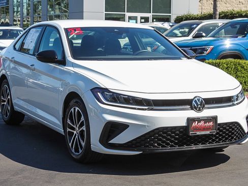 Used 2025 Volkswagen Jetta Sport FWD image 3