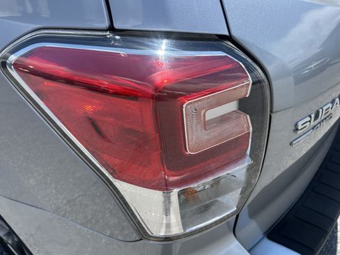 Used 2017 Subaru Forester 2.5i Touring AWD/4WD image 44