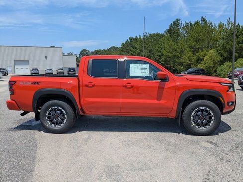 New 2025 Nissan Frontier PRO-4X w/ Black Accent Package image 3