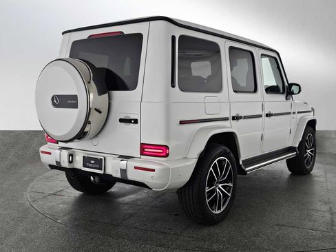 Used 2024 Mercedes-Benz G 550 image 3