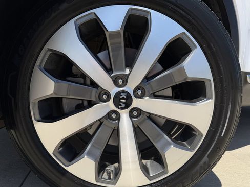 Used 2021 Kia Telluride S FWD image 9