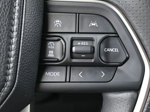 Used 2025 Toyota 4Runner Limited image 22