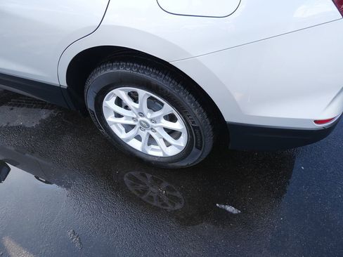 Used 2021 Chevrolet Equinox LS w/ LS Convenience Package image 35