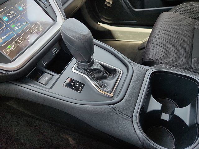 Used 2025 Subaru Outback AWD/4WD image 25