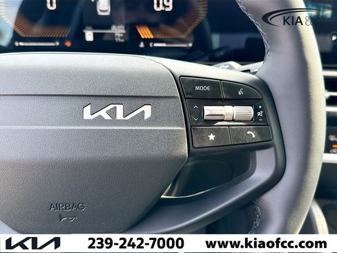 New 2026 Kia Sportage EX FWD image 33