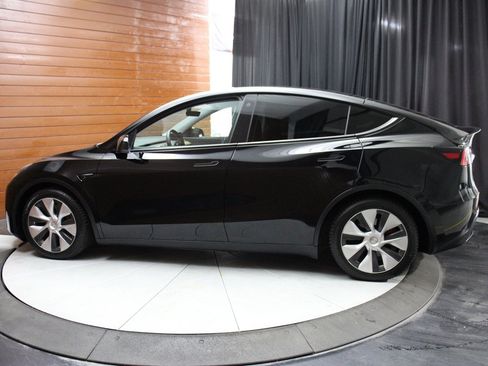 Used 2022 Tesla Model Y Performance AWD/4WD image 17